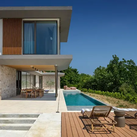 Box - Modern Masterpiece In Nature Settings فيلة