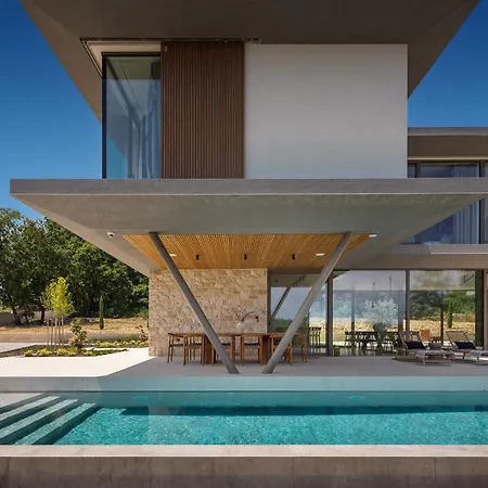 Box - Modern Masterpiece In Nature Settings فيلة