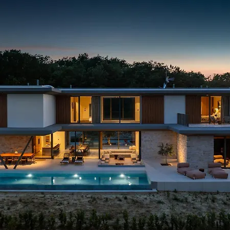 Box - Modern Masterpiece In Nature Settings *
