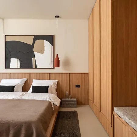 Box - Modern Masterpiece In Nature Settings *