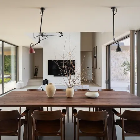 فيلة Box - Modern Masterpiece In Nature Settings